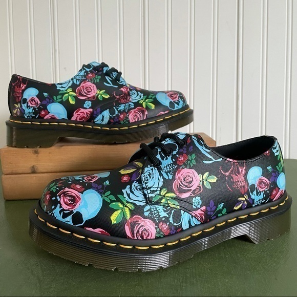 Dr. Martens Shoes - Dr Martens NWOT #1461 ROSE Oxfords w Skull Art
